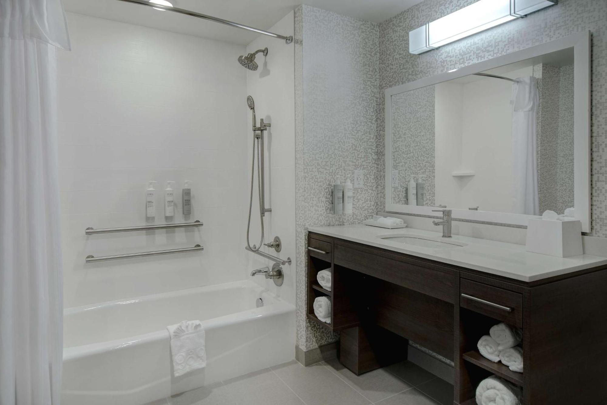Home2 Suites By Hilton Grand Rapids Airport Kentwood Exteriér fotografie